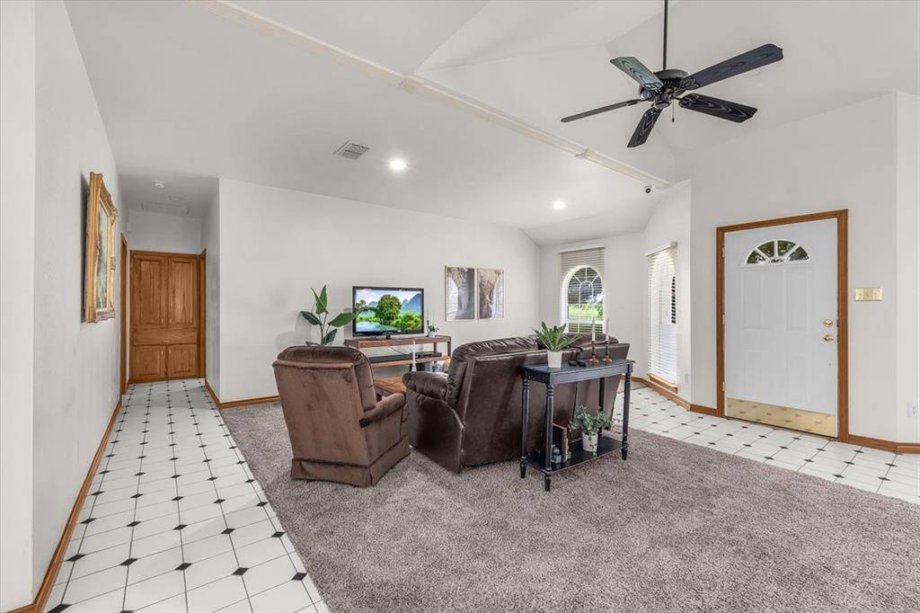 353 Hidden Meadow Court, Rhome, TX 76078