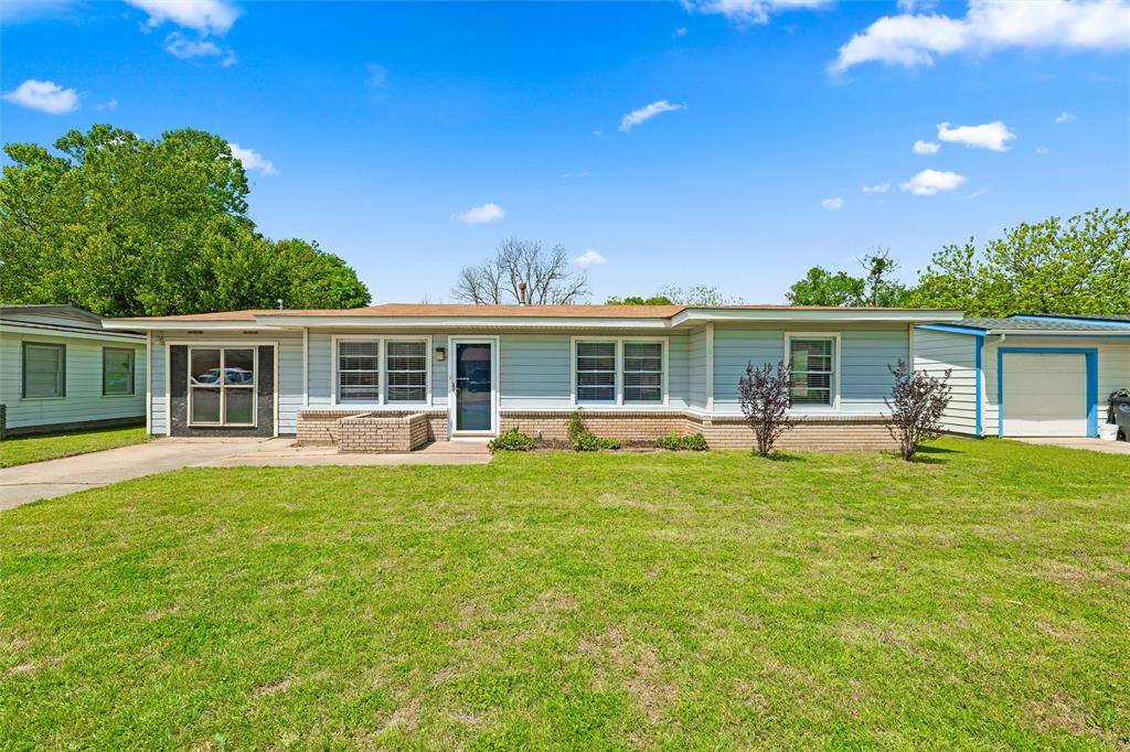 1308 Rose Avenue, Cleburne, TX 76033