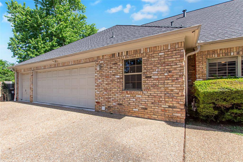 6609 Hollytree Circle, Tyler, TX 75703