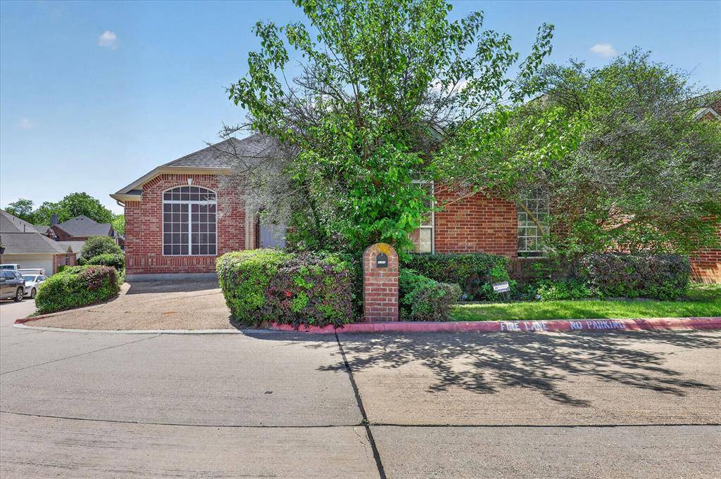 3304 Landhope Circle, Arlington, TX 76016