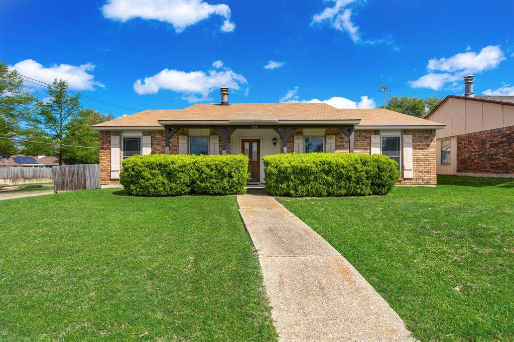 729 Via Altos, Mesquite, TX 75150