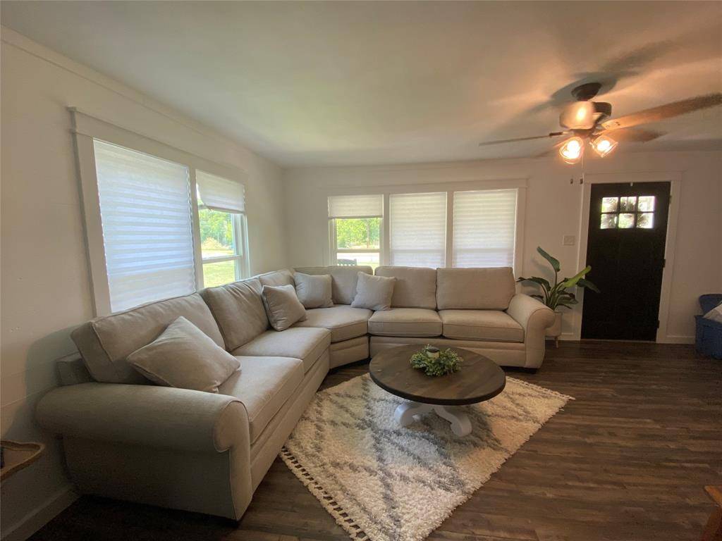 907 N Magnolia Avenue, Hubbard, TX 76648