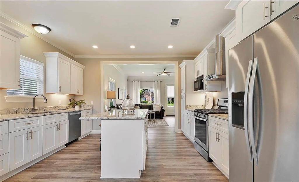 7432 Lake Meadow Drive, Livingston, LA 70706