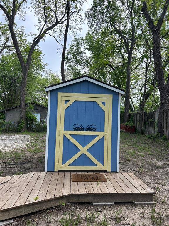 414 N N Avenue F, Clifton, TX 76634