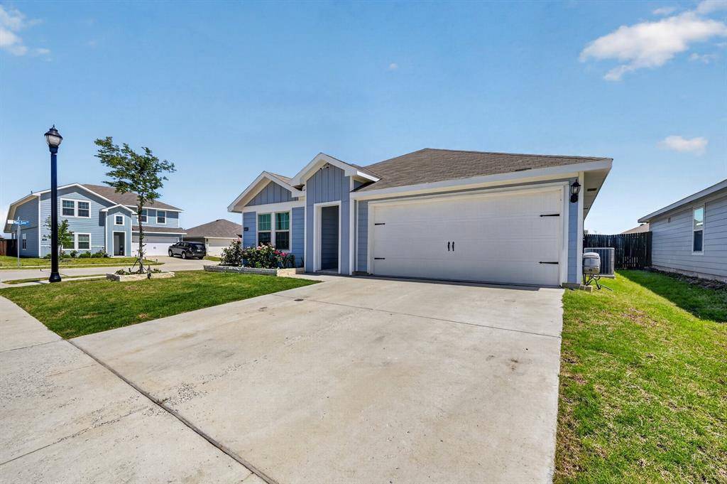 6409 Waterfall Lane, Princeton, TX 75407