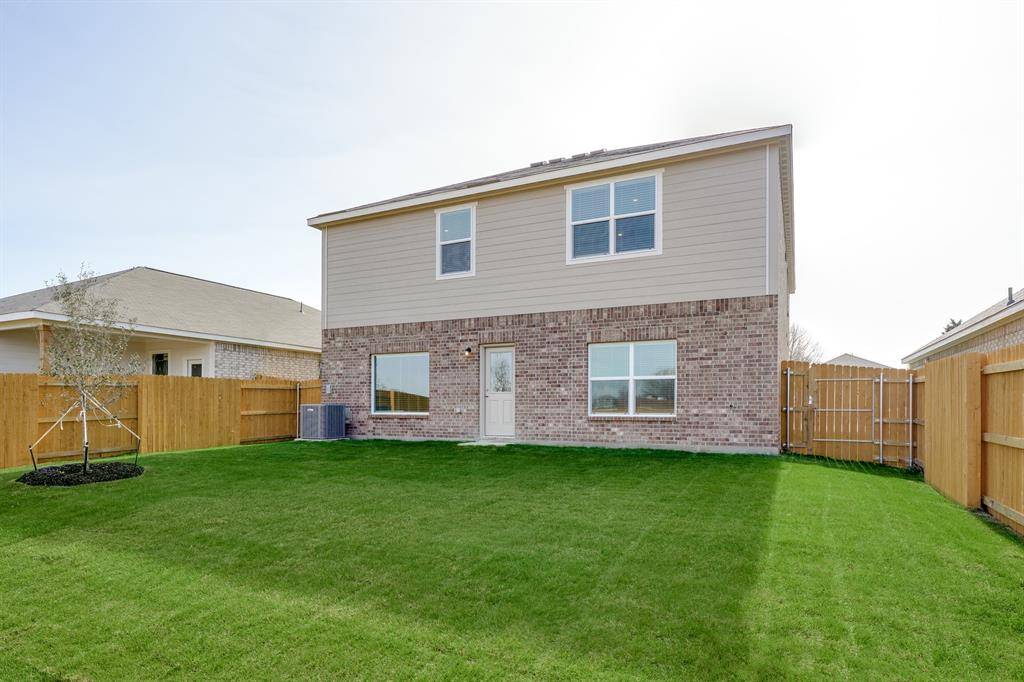 1725 Paul Drive, Seagoville, TX 75159