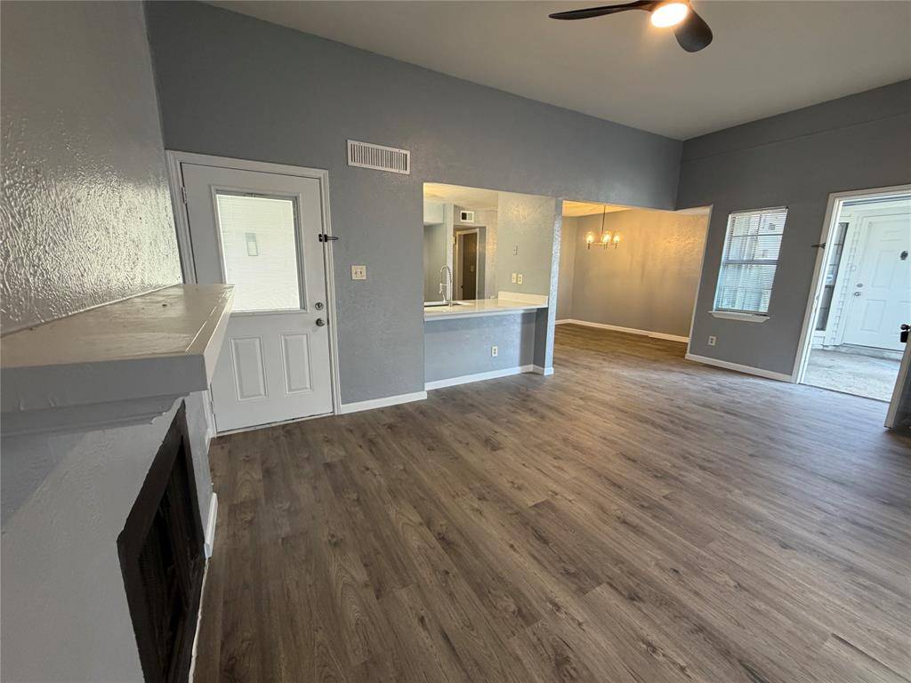 3042 Navarro Lane, Grand Prairie, TX 75052