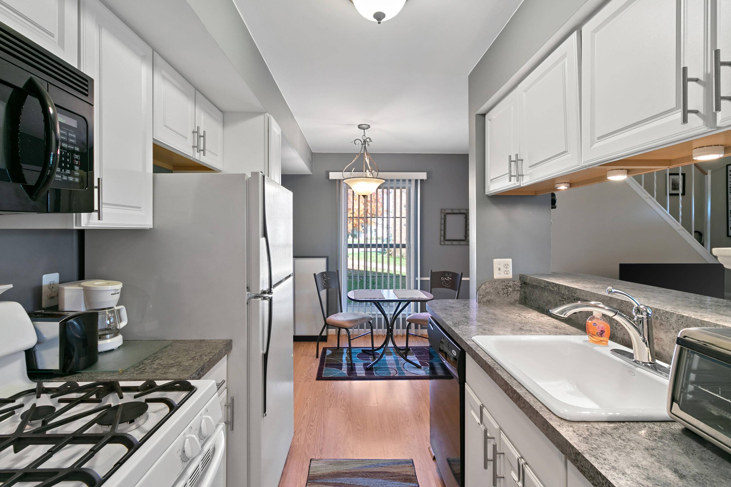 6962 Harvard LN, Canton Twp, MI 48187