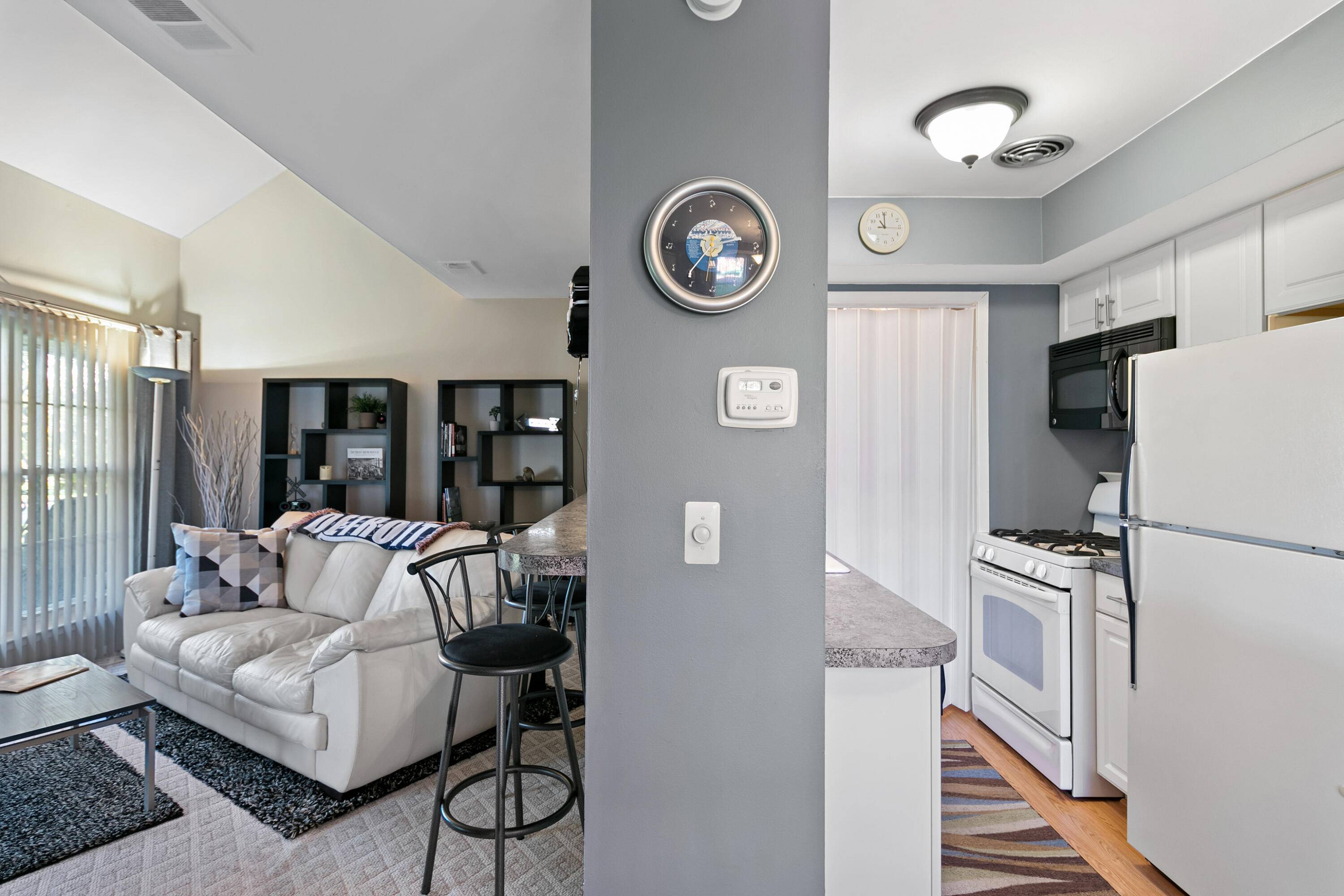 6962 Harvard LN, Canton Twp, MI 48187