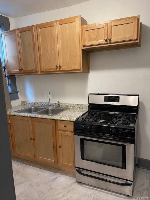 2901 GLENDALE ST, Detroit, MI 48238