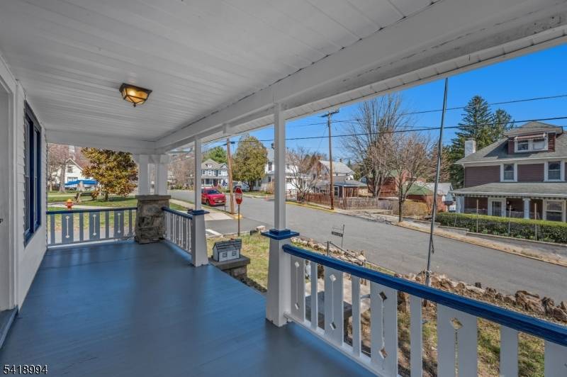 52 Thomas St, High Bridge Boro, NJ 08829
