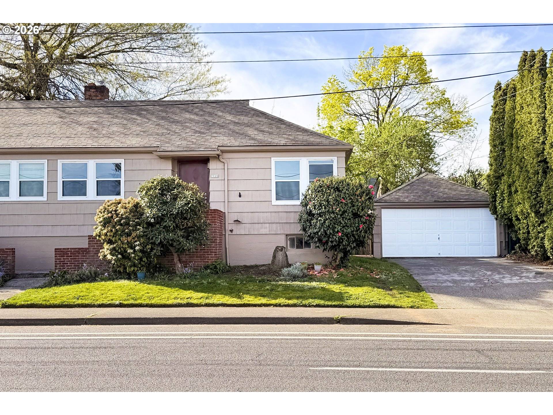 7020 NE HALSEY ST, Portland, OR 97213