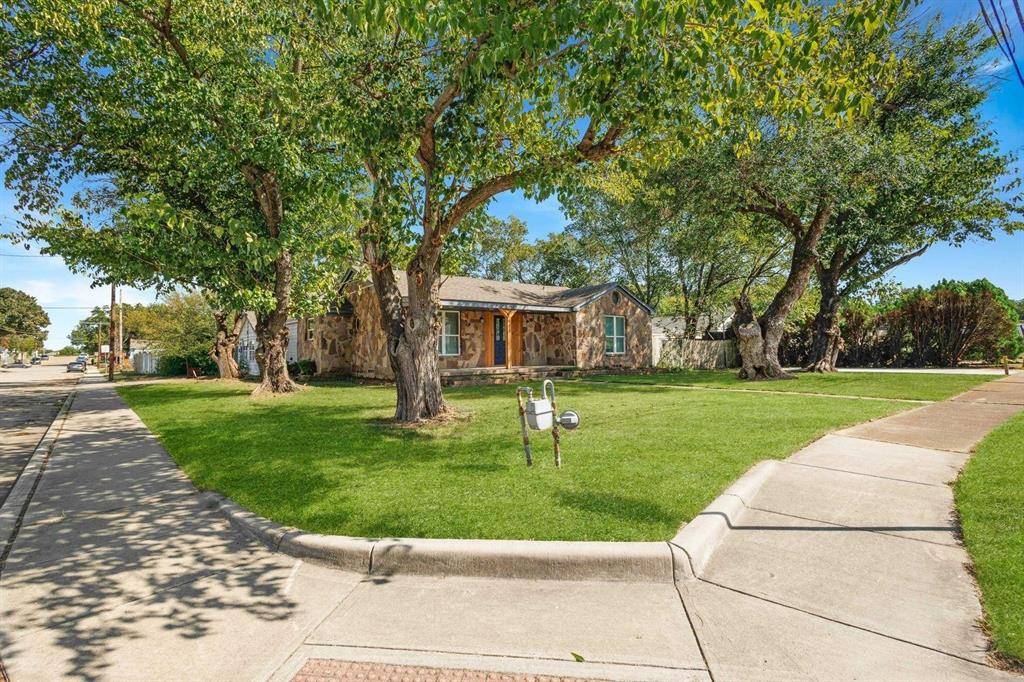 322 NE 29TH Street, Grand Prairie, TX 75050