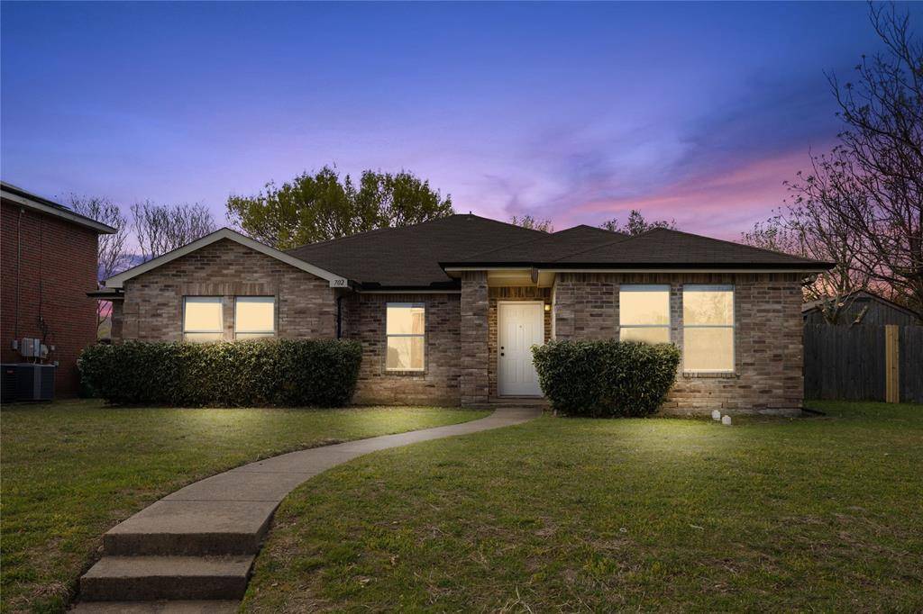 702 Lowe Drive, Cedar Hill, TX 75104