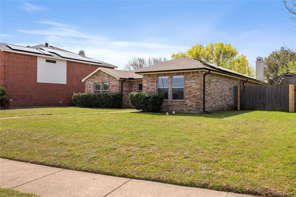 702 Lowe Drive, Cedar Hill, TX 75104