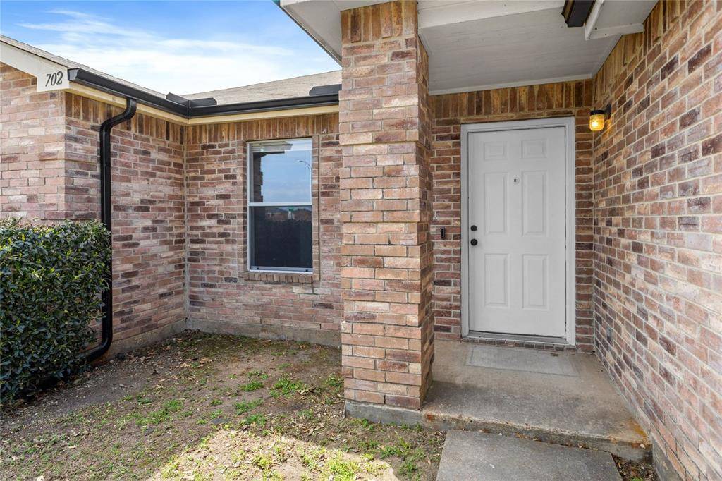 702 Lowe Drive, Cedar Hill, TX 75104