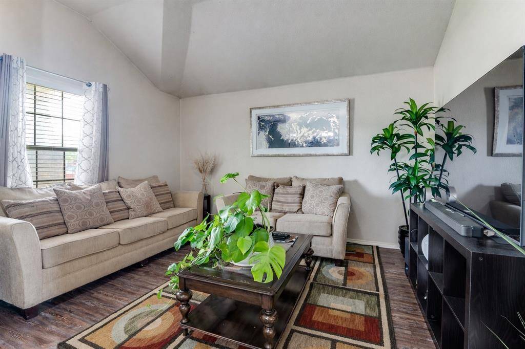 1107 Inglewood Drive, Mansfield, TX 76063