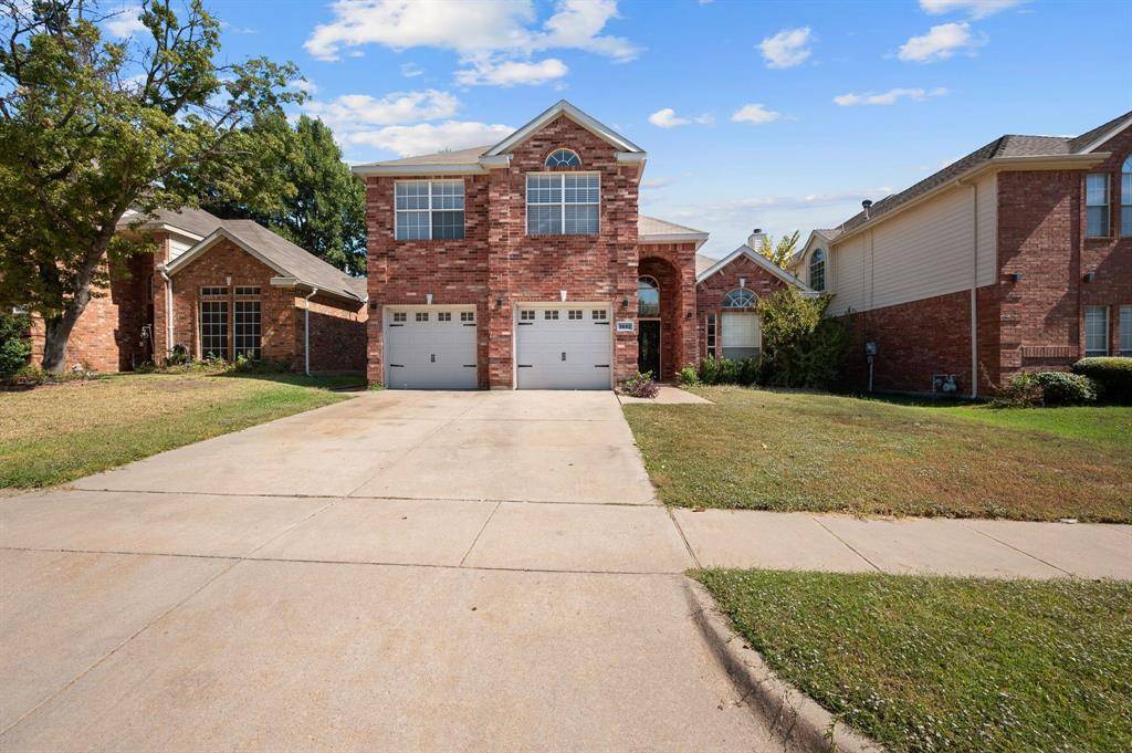 3652 Blue Spruce Drive, Fort Worth, TX 76040