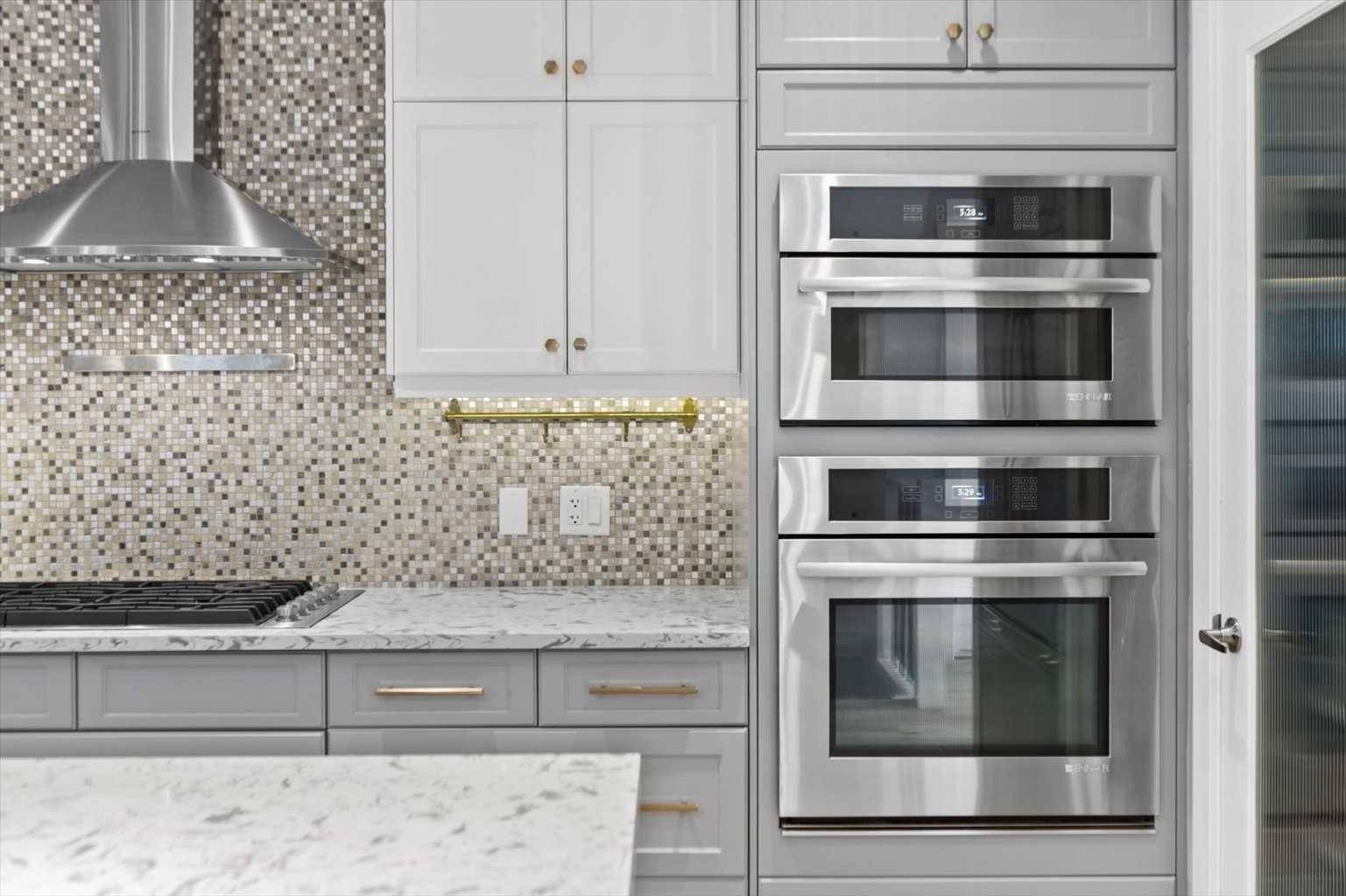 2316 22 ST NW, Calgary, AB T2M3W4