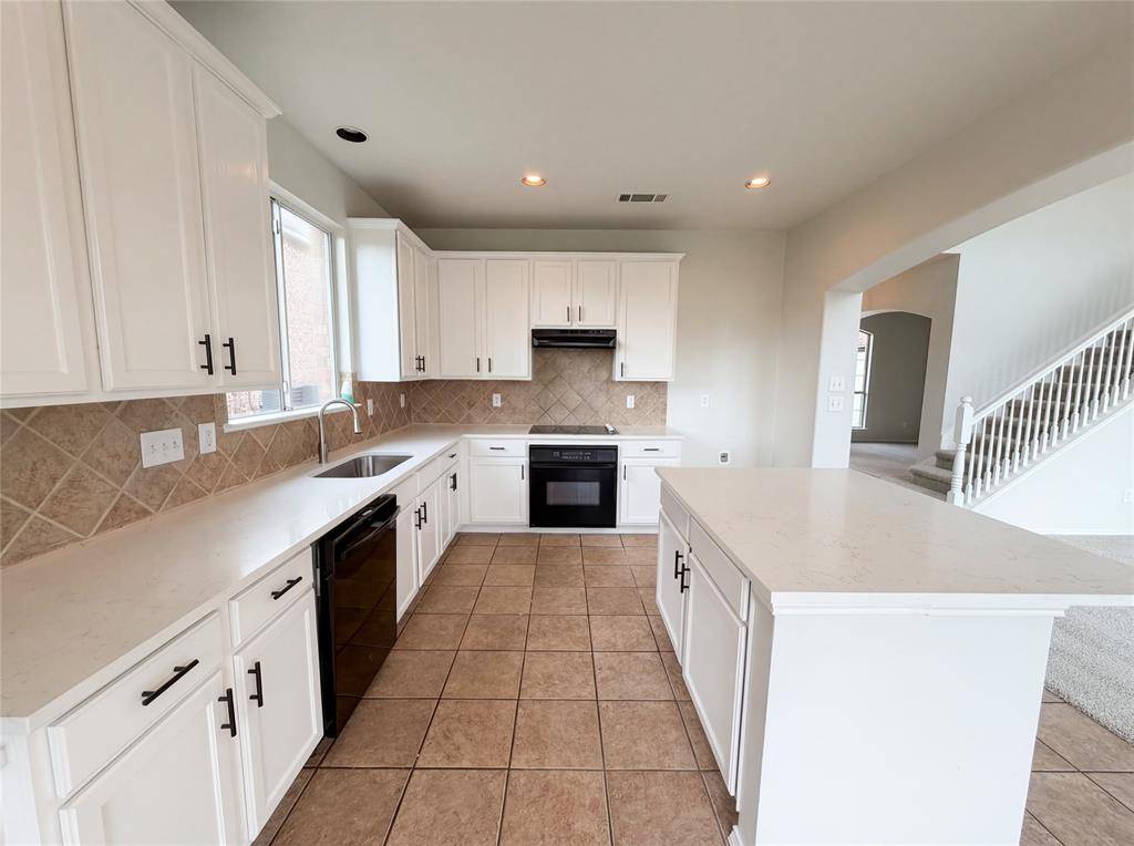 916 Matagorda Lane, Desoto, TX 75115