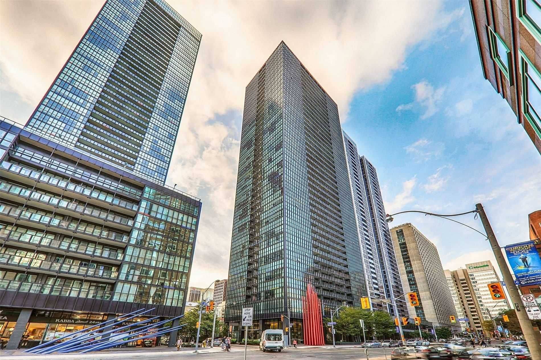 110 Charles ST E #3201, Toronto C08, ON M4Y 1T5