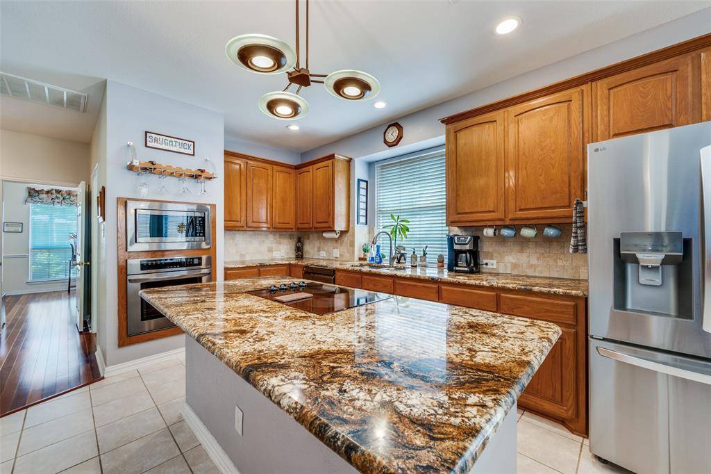 8421 Parkdale Drive, North Richland Hills, TX 76182