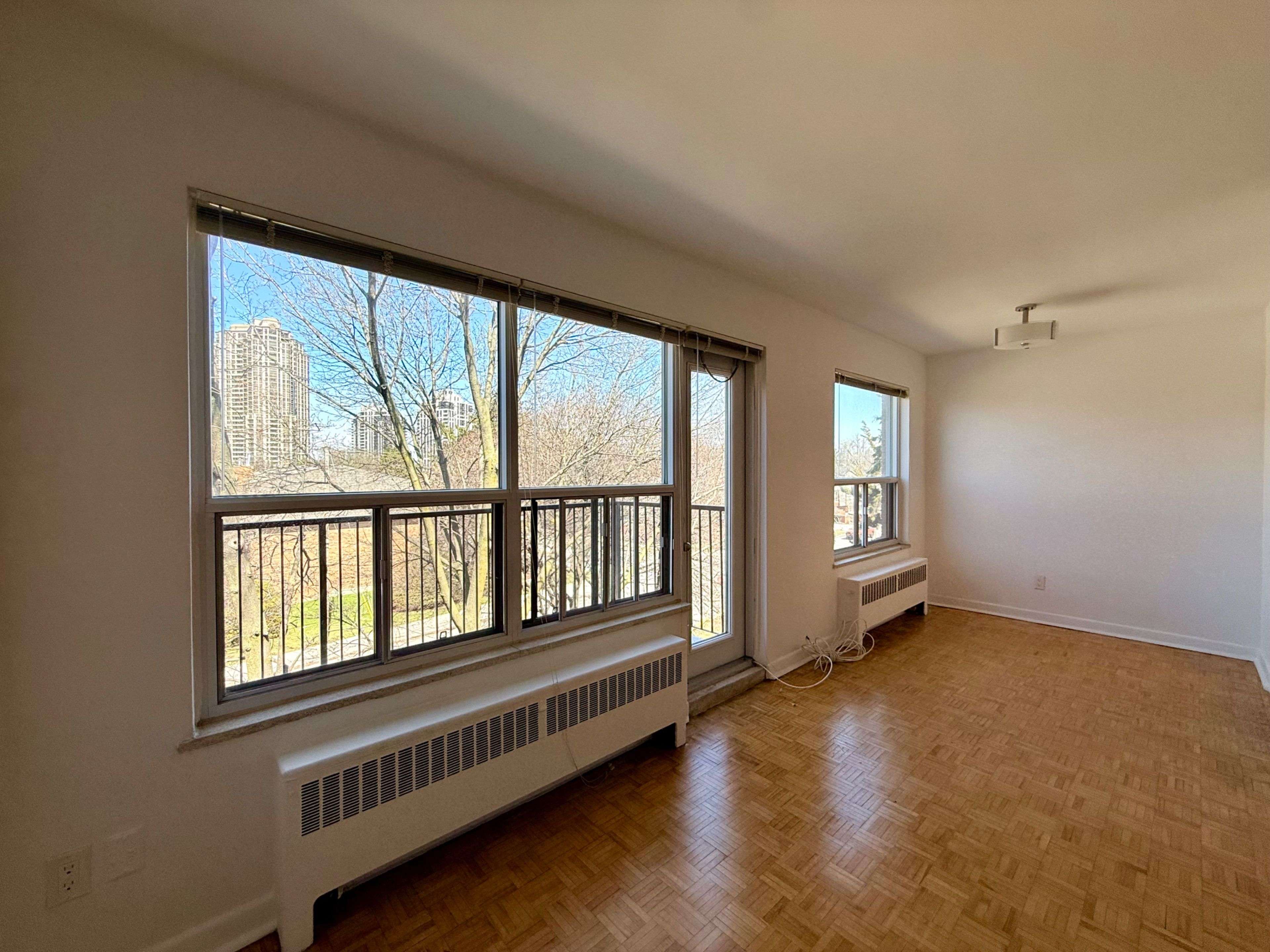 30 Upper Canada DR #408, Toronto C12, ON M2P 1S1