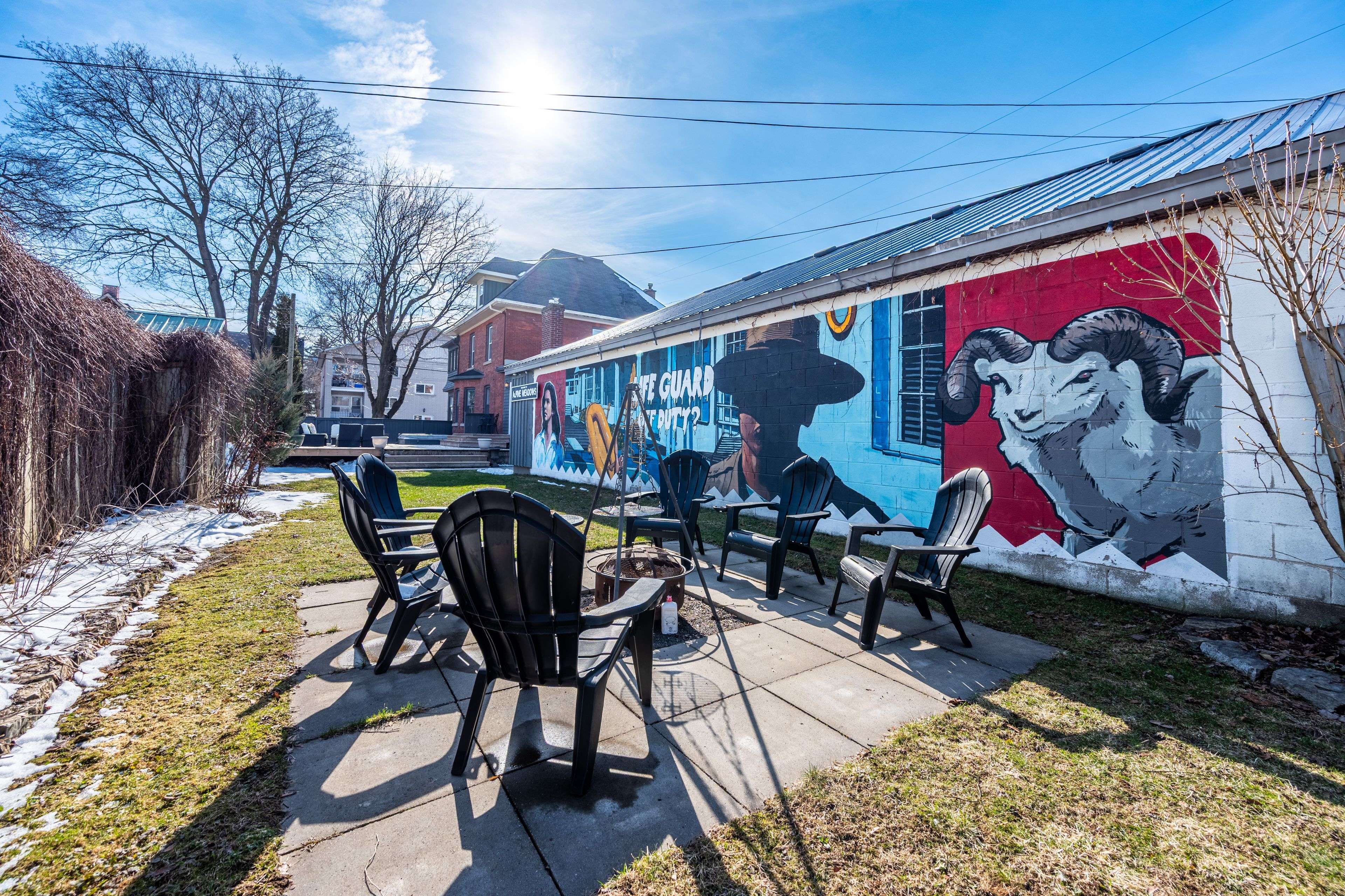 145 Charles ST N, Gananoque, ON K7G 1T9