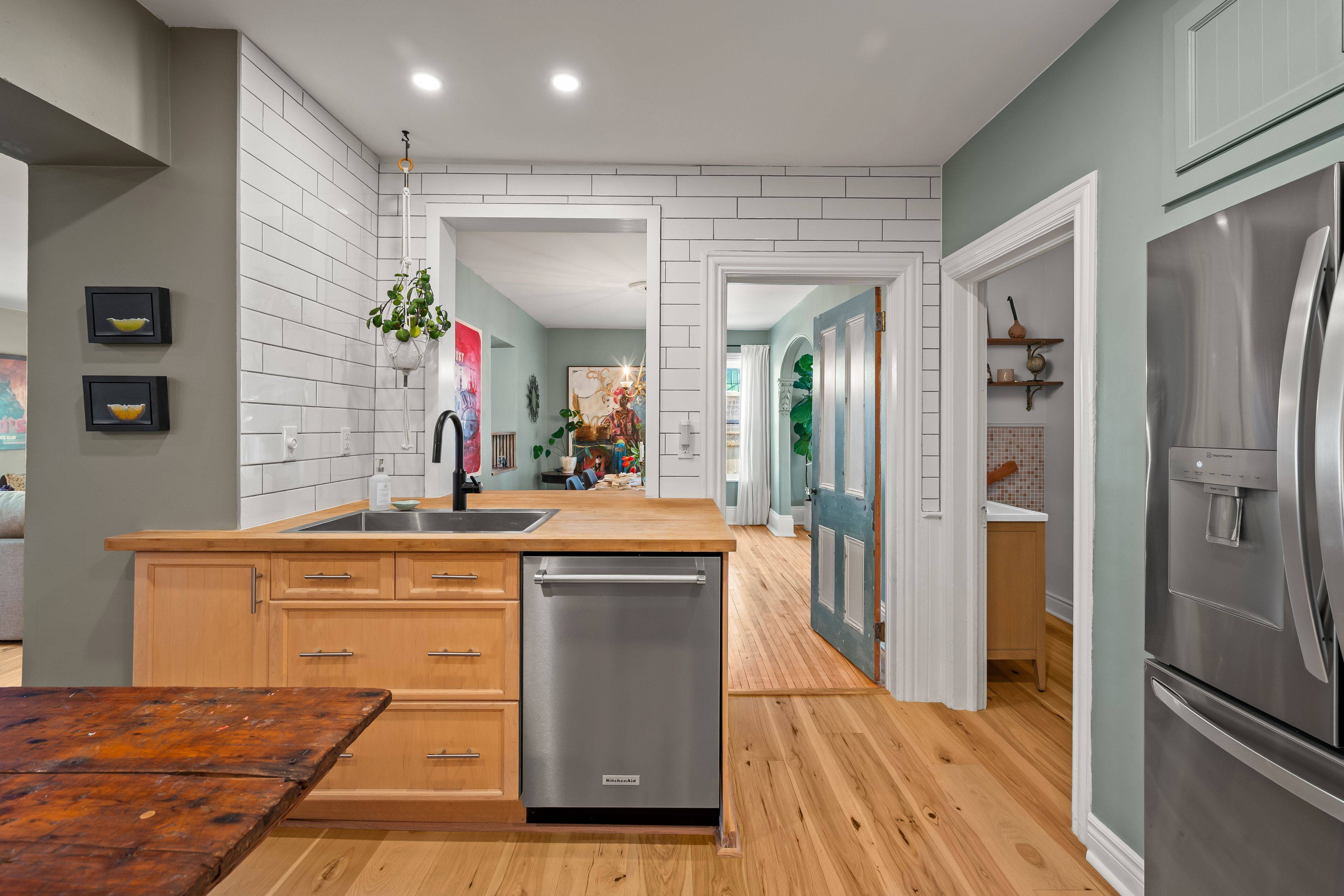 145 Charles ST N, Gananoque, ON K7G 1T9