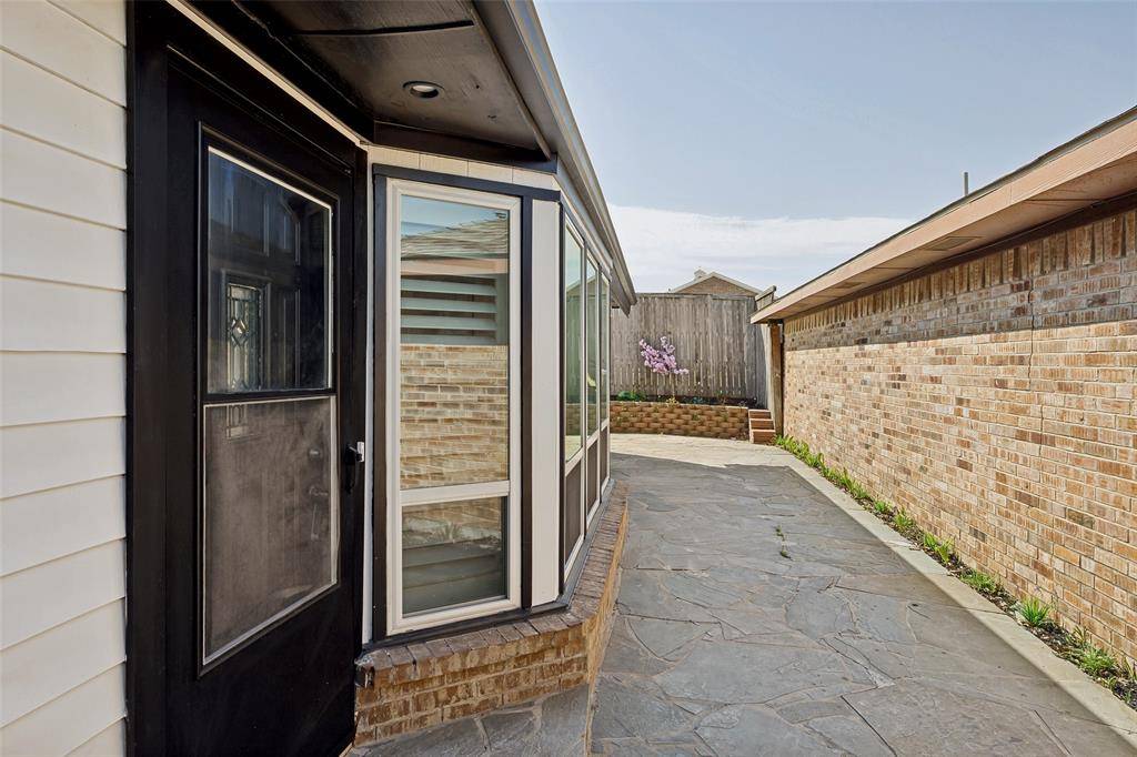 2102 Avignon Drive, Carrollton, TX 75007