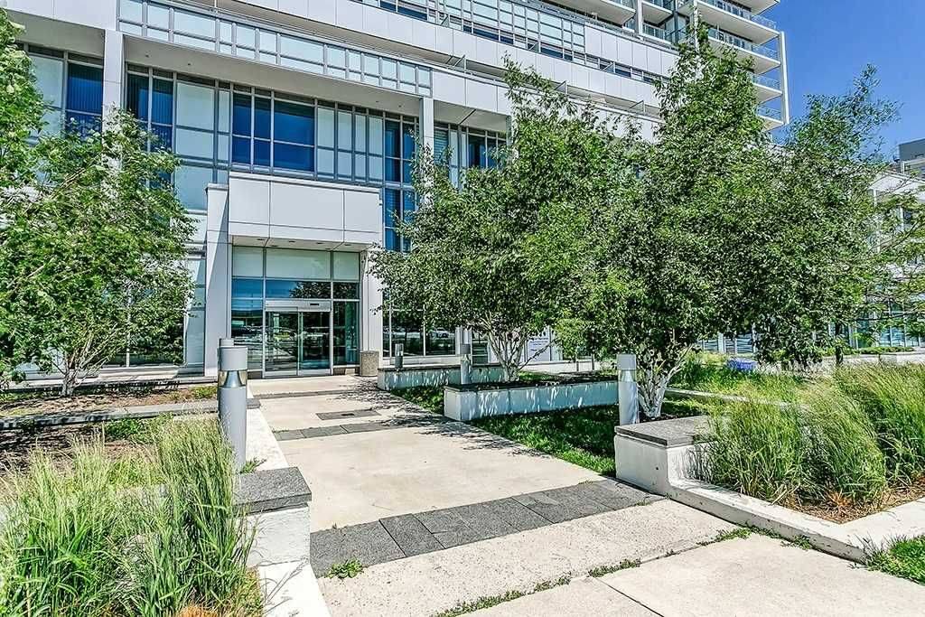 55 Speers RD #205, Oakville, ON L6K 3R6