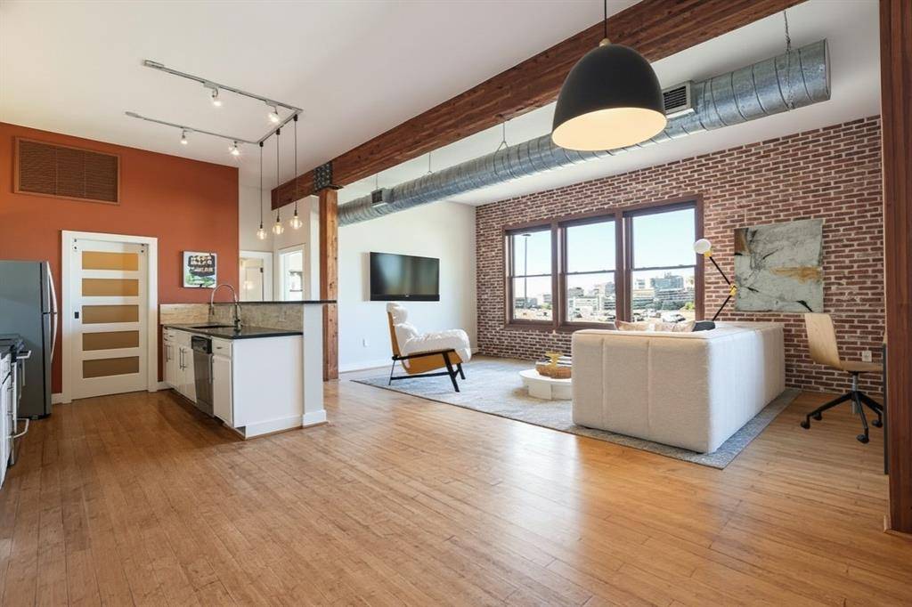 2502 Live Oak Street #338, Dallas, TX 75204