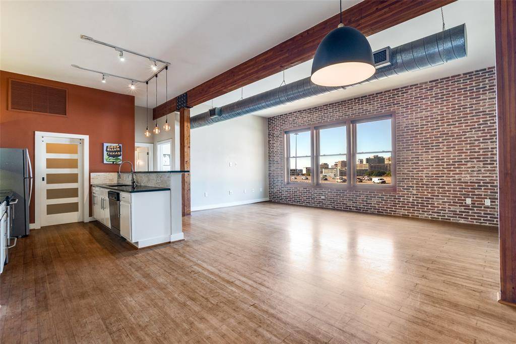 2502 Live Oak Street #338, Dallas, TX 75204