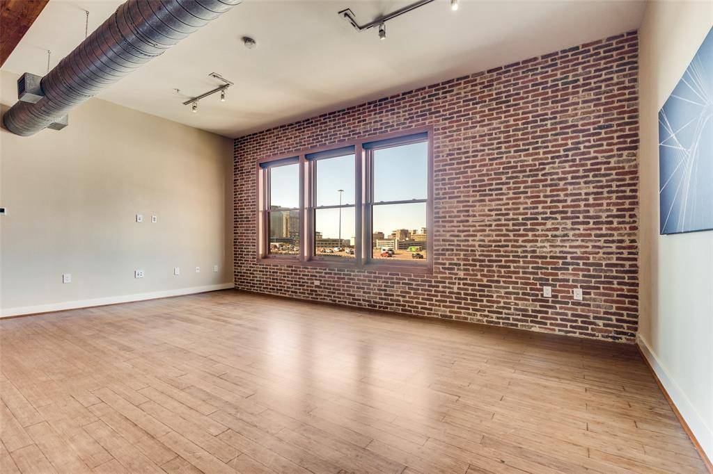 2502 Live Oak Street #338, Dallas, TX 75204