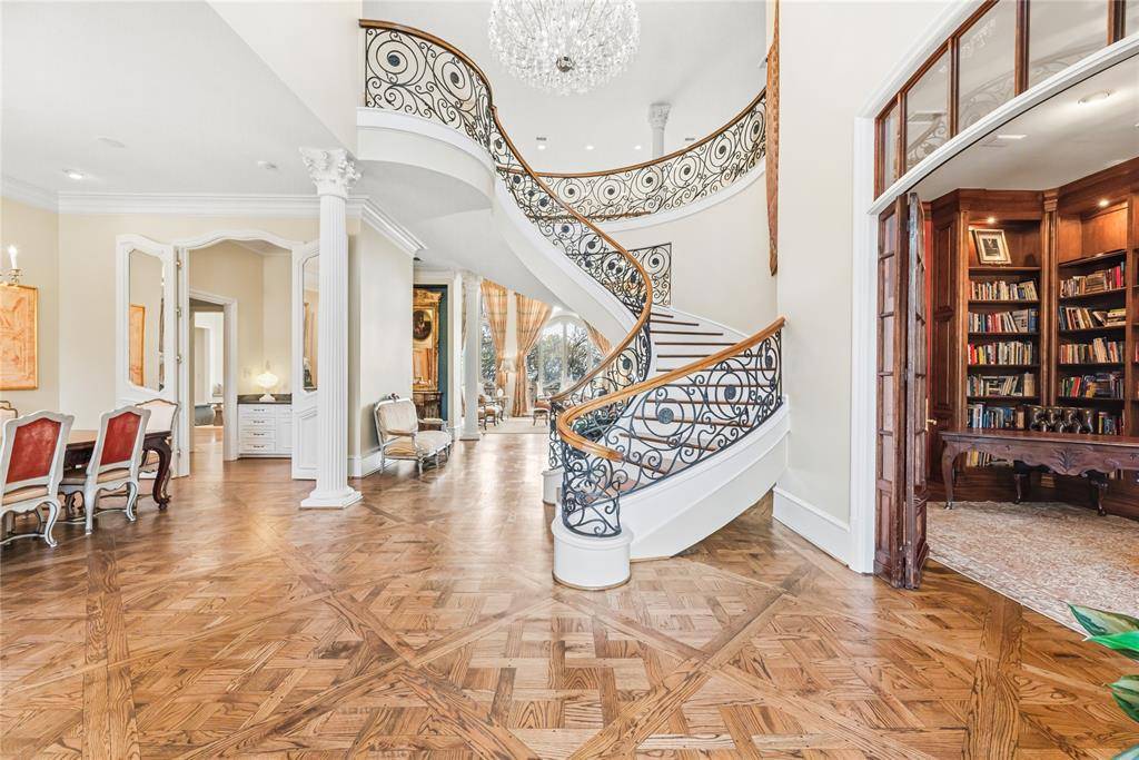 3004 W Shadow Drive, Arlington, TX 76006