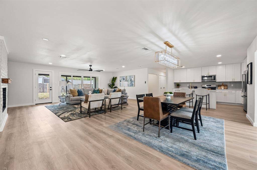 1724 Westridge Drive, Hurst, TX 76054