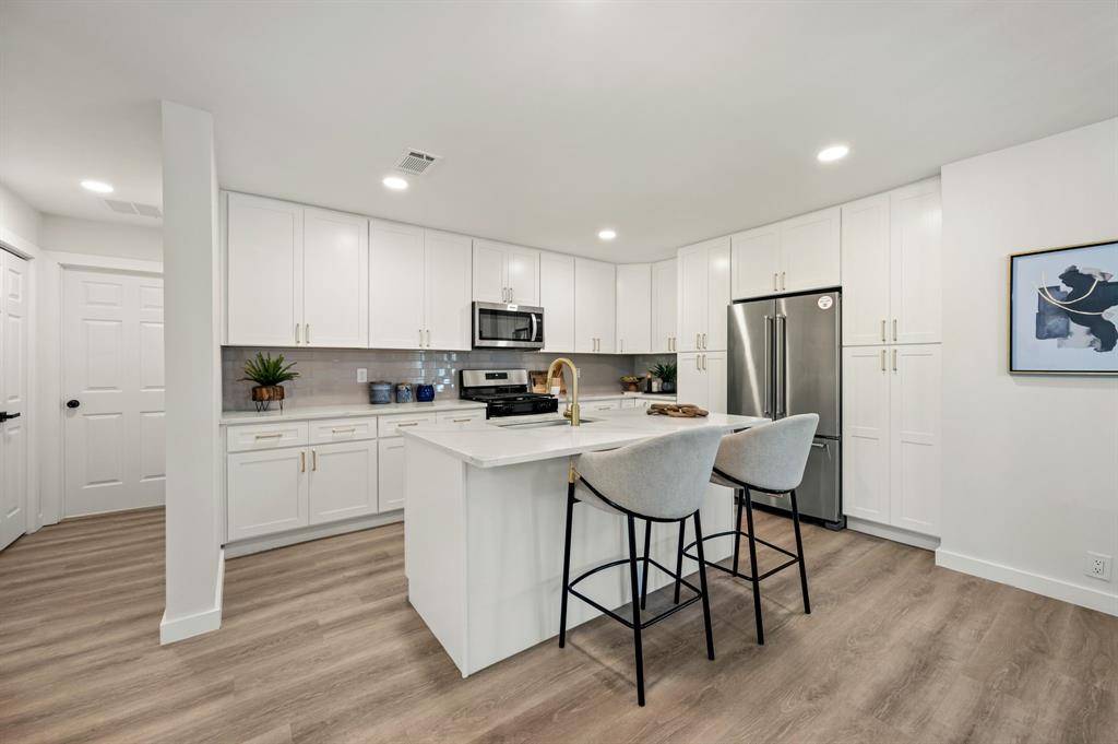 1724 Westridge Drive, Hurst, TX 76054