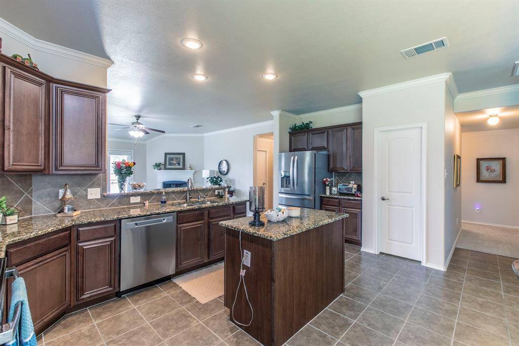 125 Sumac Drive, Waxahachie, TX 75165