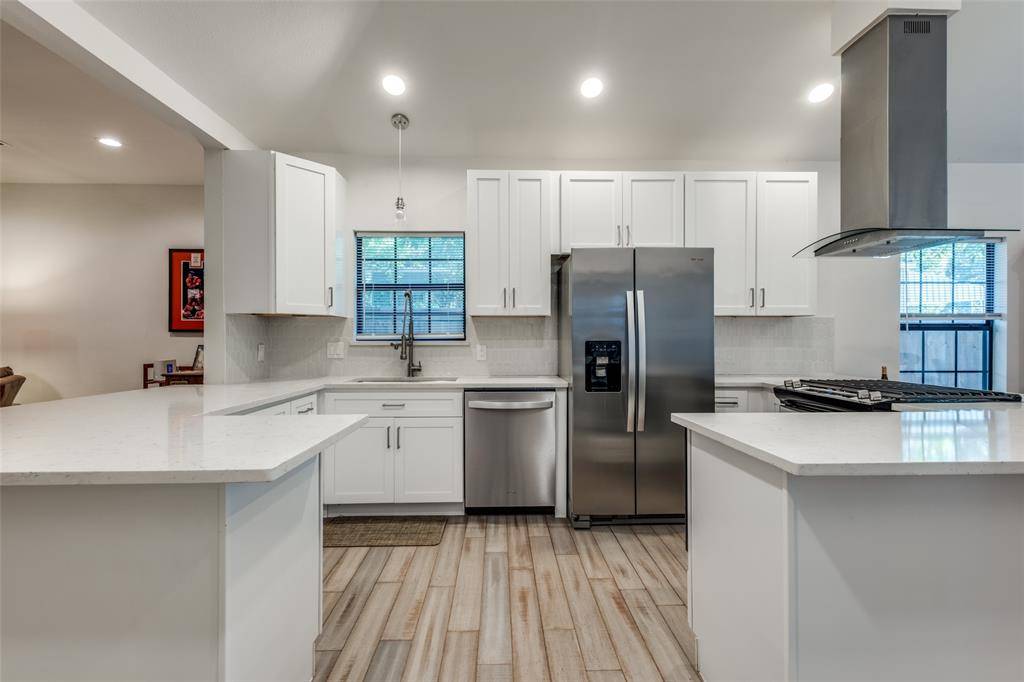 711 Hollywood Avenue, Dallas, TX 75208