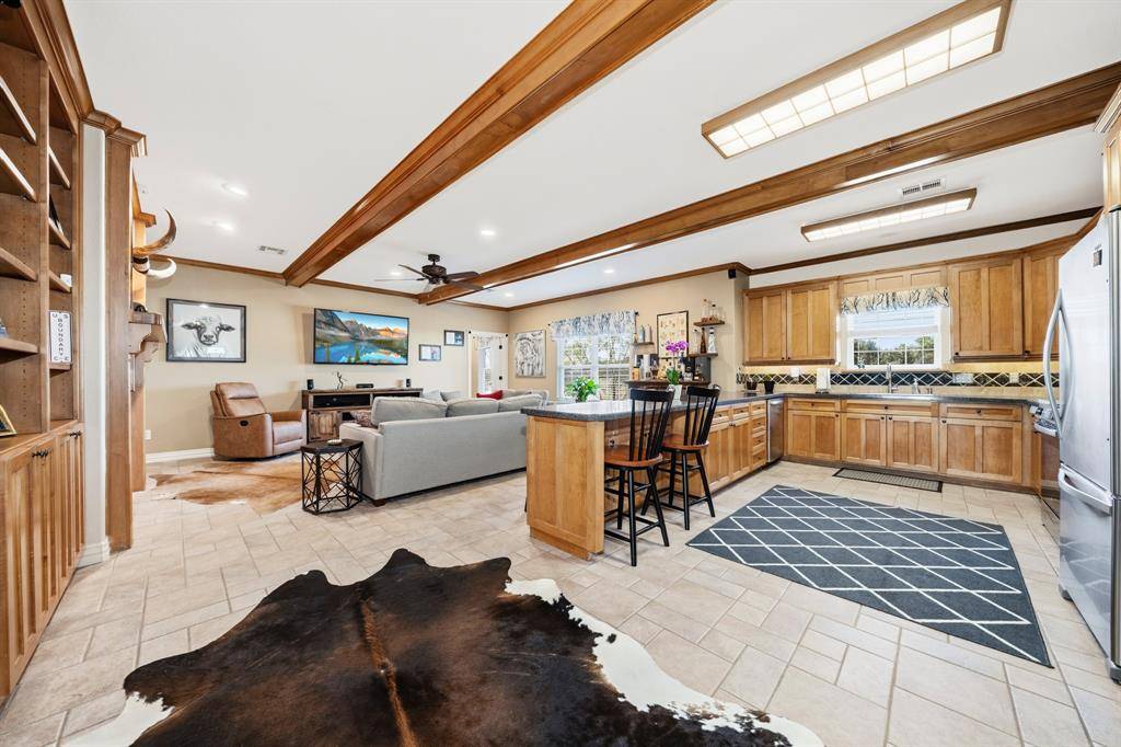 10081 Crestridge Drive, Whitney, TX 76692