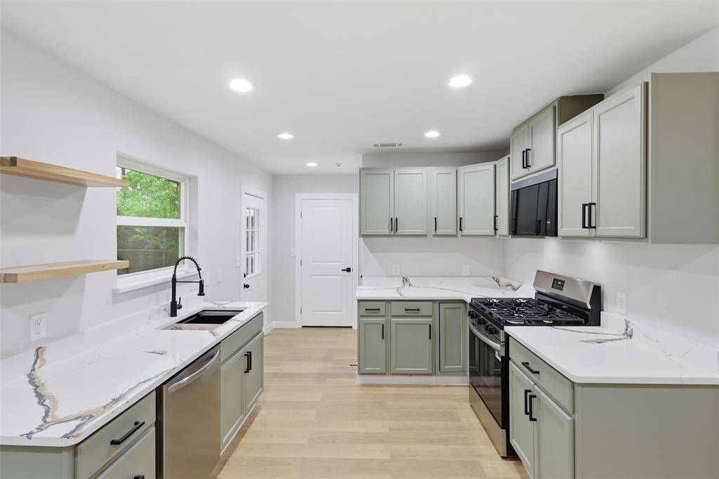 609 Woodmont Drive, Dallas, TX 75217