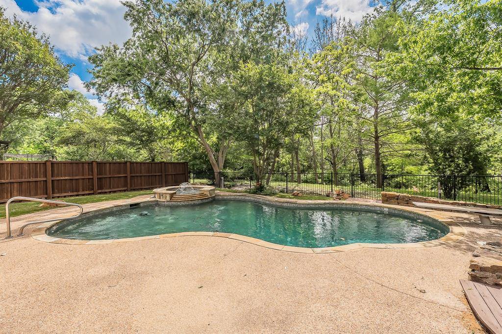 18512 Highland Creek Lane, Dallas, TX 75252