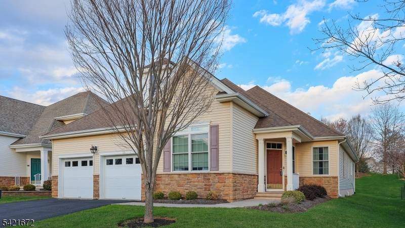 84 Patriots Way, Franklin Twp., NJ 08873