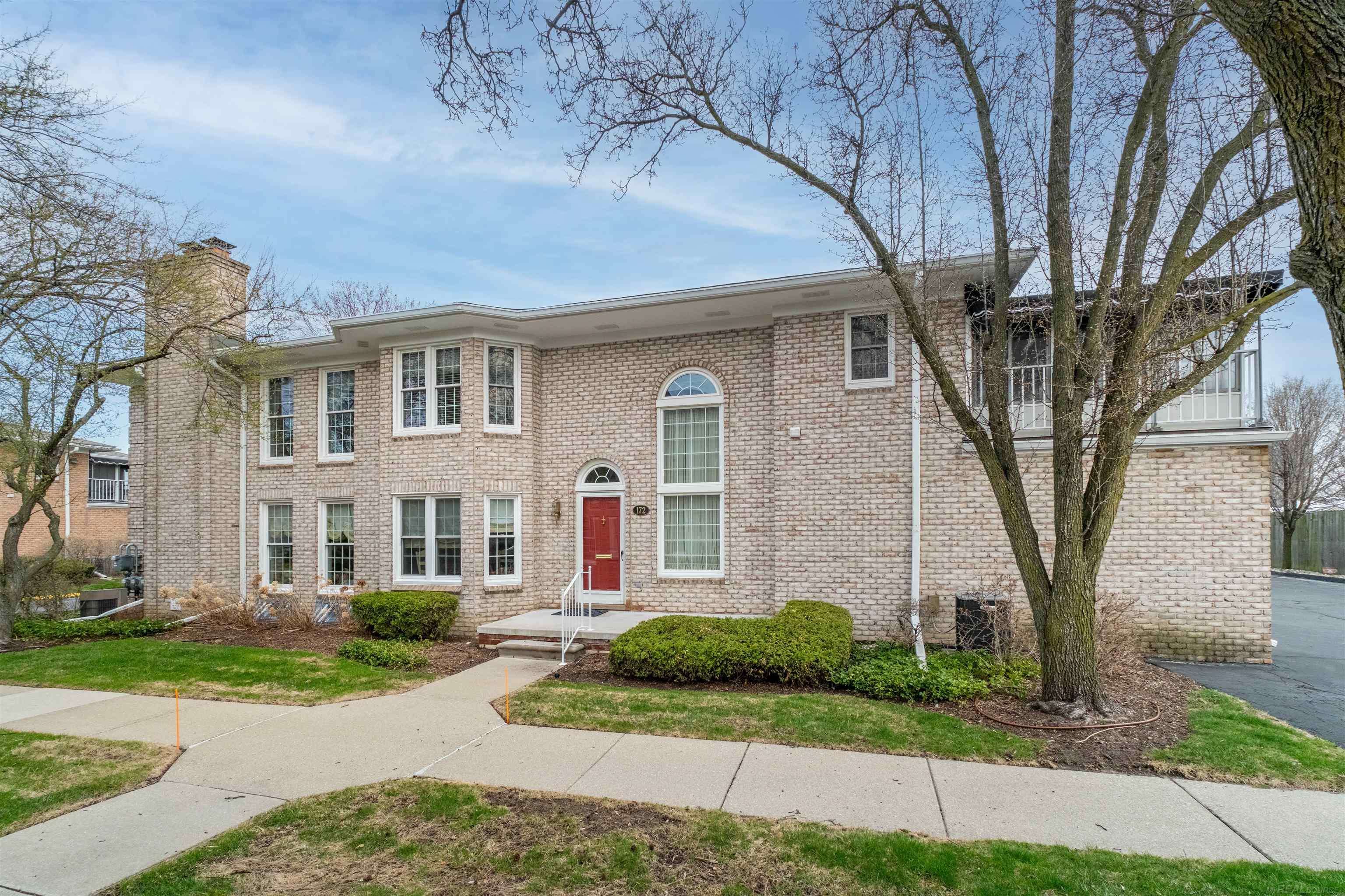 172 Windwood Pointe AVE, St Clair Shores, MI 48080