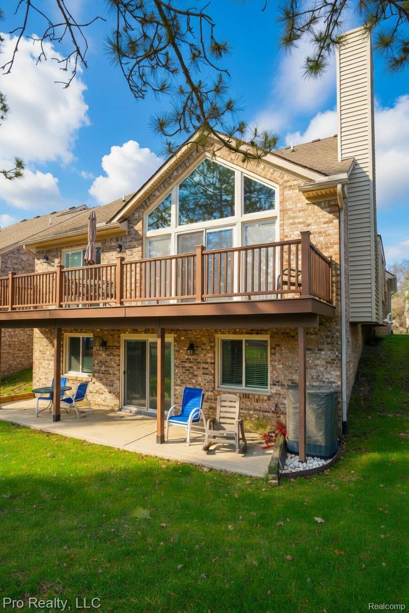 45317 Stonehedge DR, Plymouth Charter Township, MI 48170