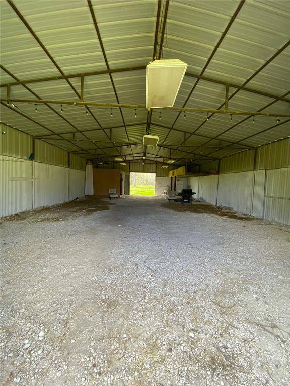 307 County Road 2350, Streetman, TX 75859