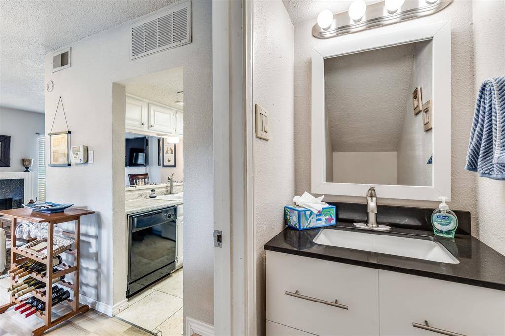 2103 Park Willow Lane #A, Arlington, TX 76011