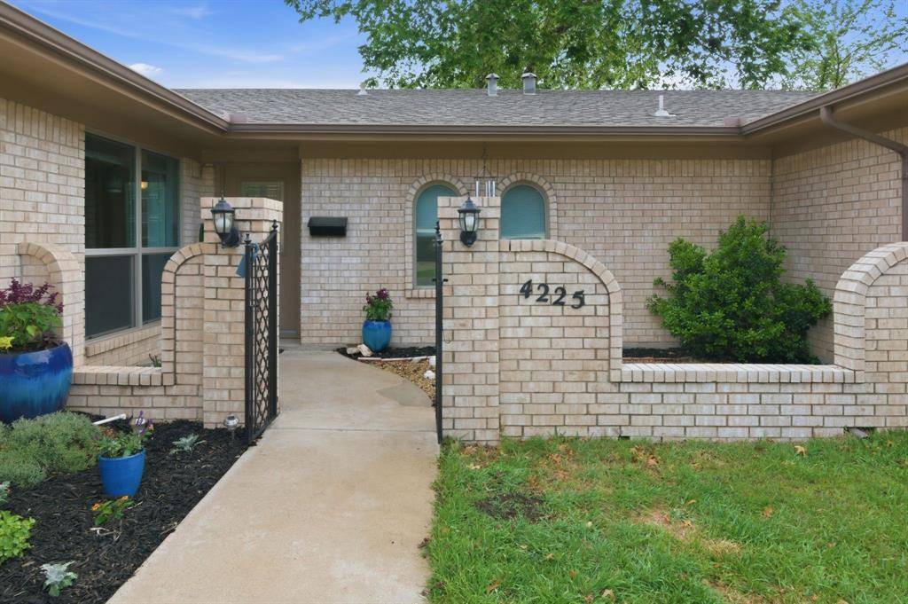 4225 Dawn Drive, Benbrook, TX 76116