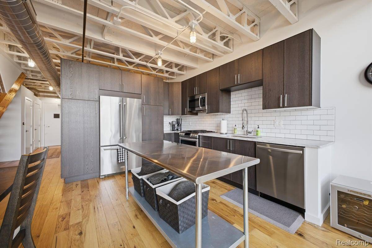 211 E 9 Mile RD #313, Ferndale, MI 48220