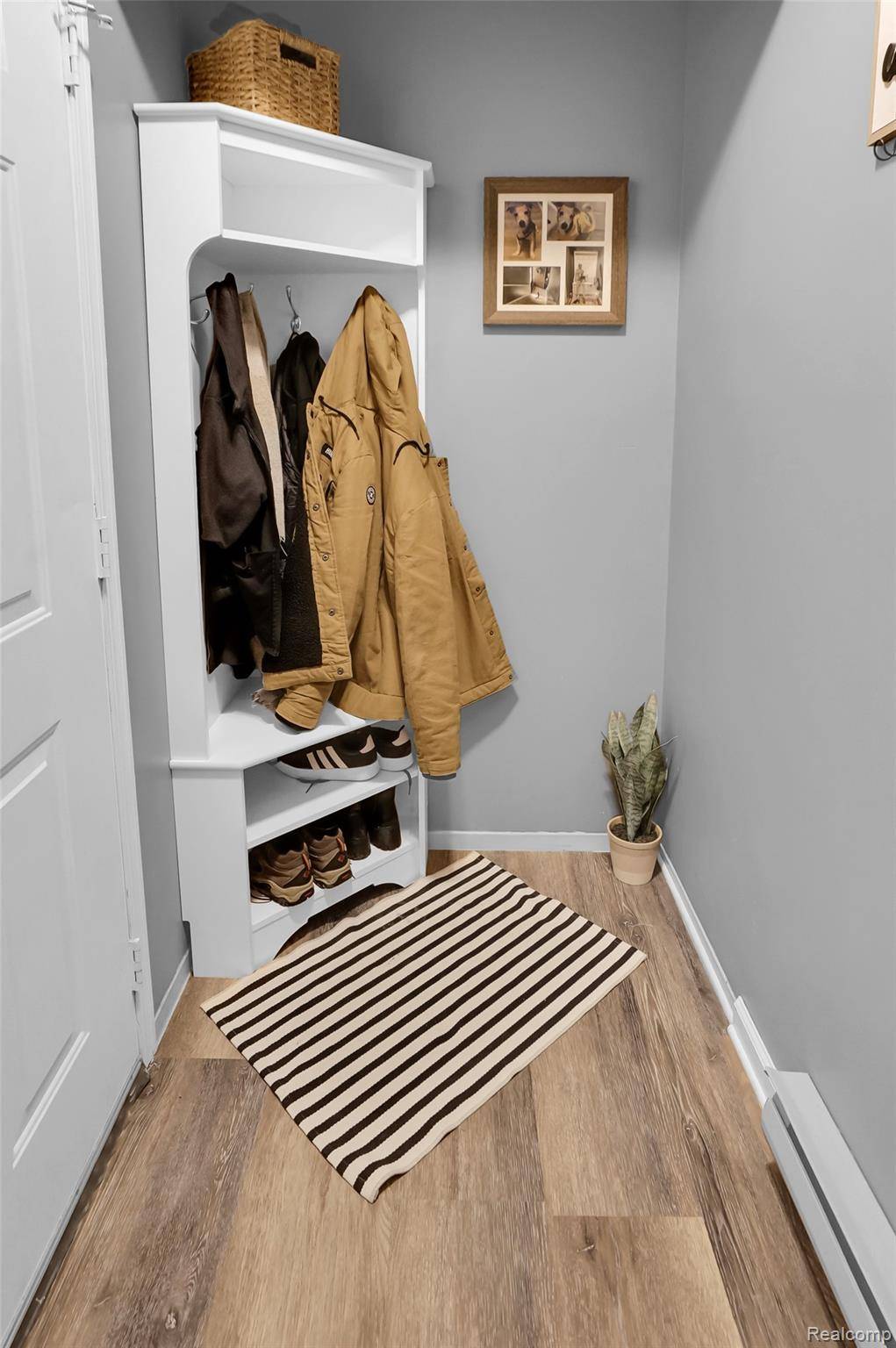 61101 Greenwood DR, South Lyon, MI 48178